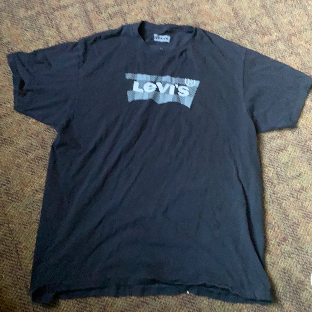 Levis’s Black Tee | Used, Good Condition